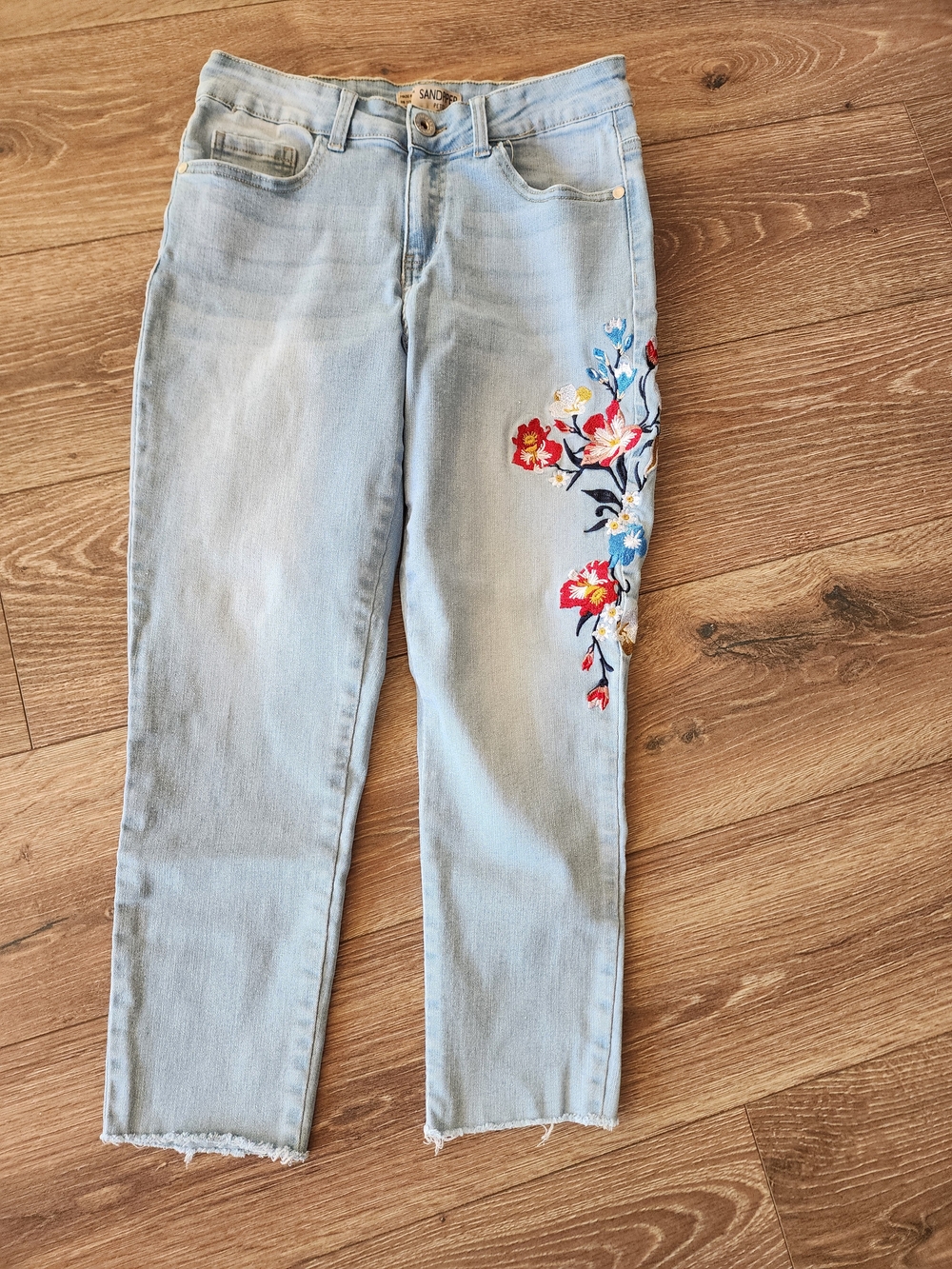 Light Wash Embroidered Floral Women’s Jeans